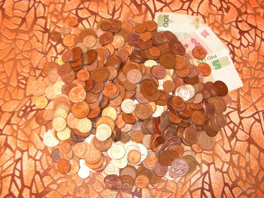 Продаются  монеты  эпохи  СССР - Россия