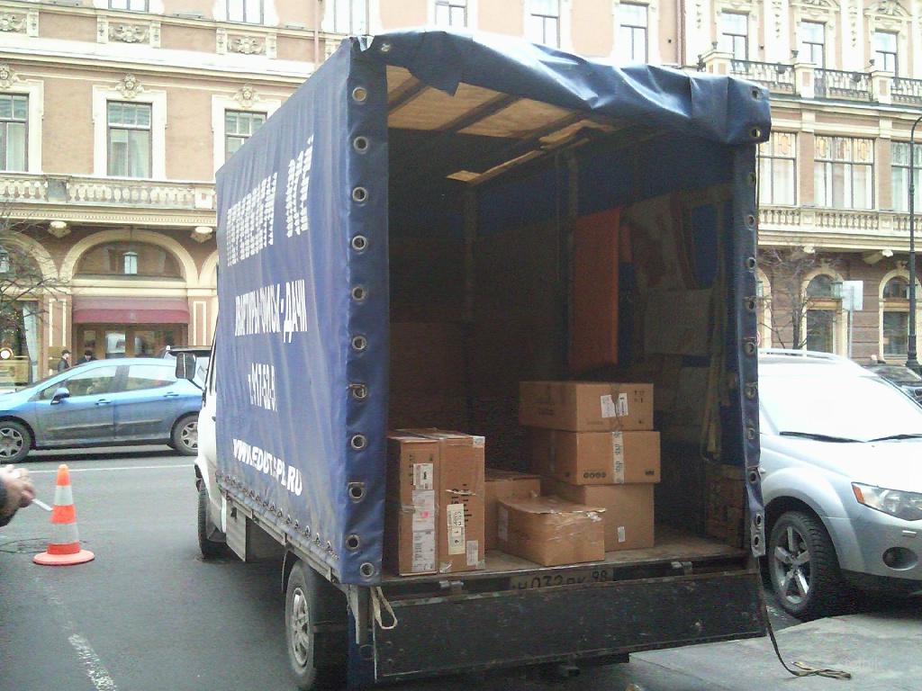 Квартирный переезд на автомобиле "МЕРСЕДЕС"-Квалифицированные Грузчики.(СПб) - Россия