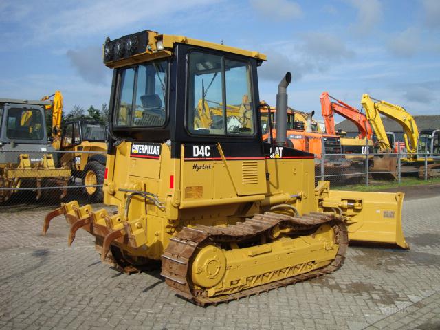 Бульдозер CATERPILLAR - Россия